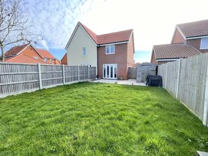 Jefferson Way- click for photo gallery